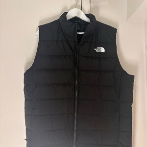 The North Face Men's Dark Puffer Vest